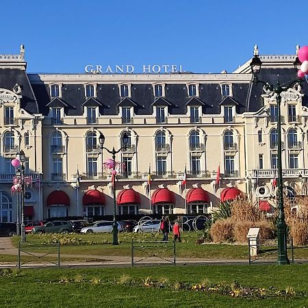 Un Nid D ' Amour Cabourg Bagian luar foto