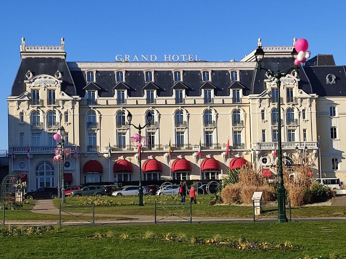 Un Nid D ' Amour Cabourg Bagian luar foto